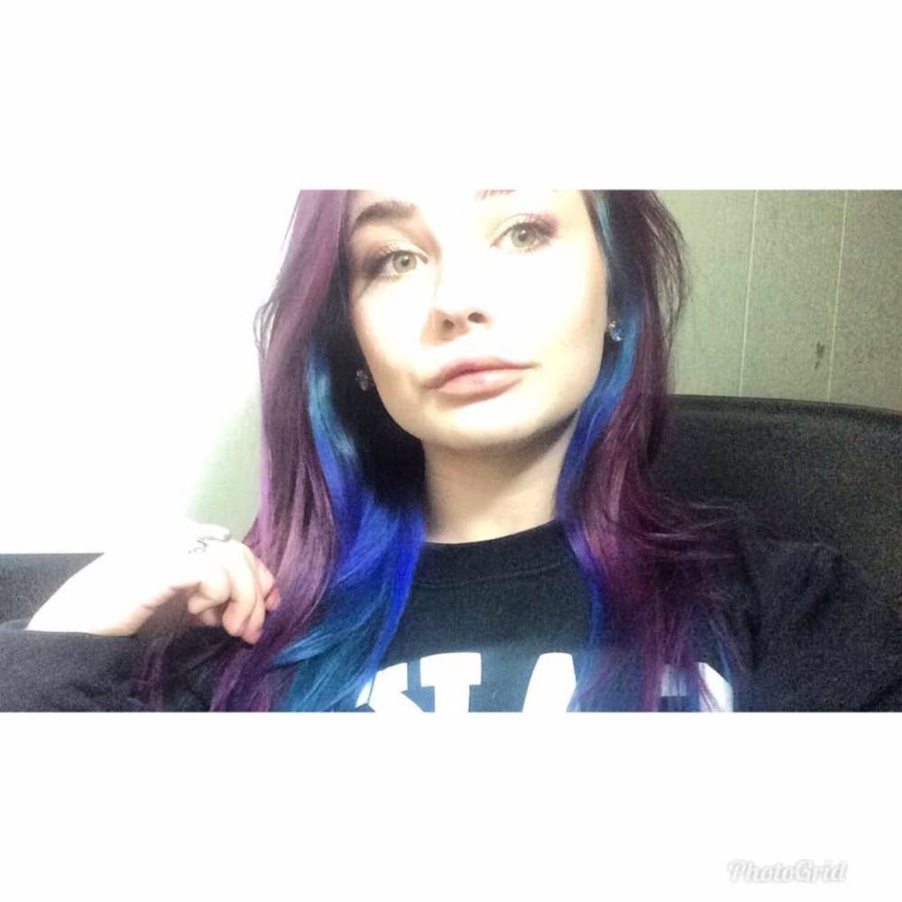 Meet your Posher, Dakota